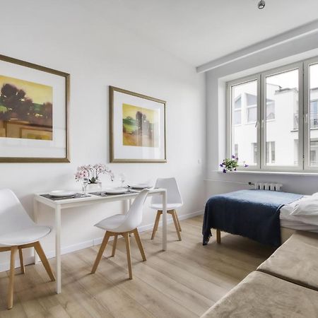 23 Unit Miniapartments Warszawa Lotnisko Okecie Fajne Ministudio Przy Bitwy Warszawskiej Exteriör bild